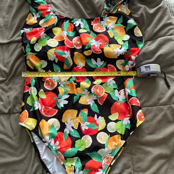 2 EUC underwire, one-piece swimsuits - Picture 2 of 11